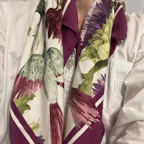 Gucci Womens Square 100% Silk Scarf 32 inches - Picture 5 of 16